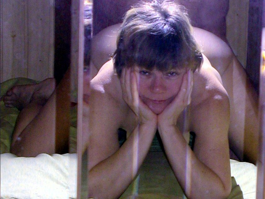 асексуальность, фото асексуальной женщины в зеркале во время полового акта