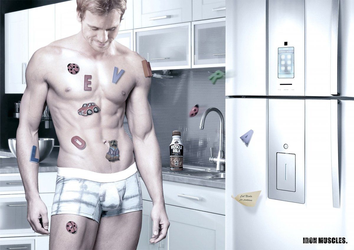 полуголый мужчина на рекламе молочных продуктов, реклама с обнаженным телом фото 2