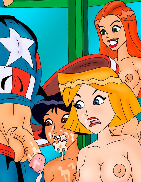 Капитан Америка с обвислым пенисом во время секса с Тотали Спайс. порно Капитан Америка 13