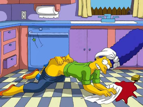 Барт трахает схади в попу свою маму, Мардж Симпсон, на кухне