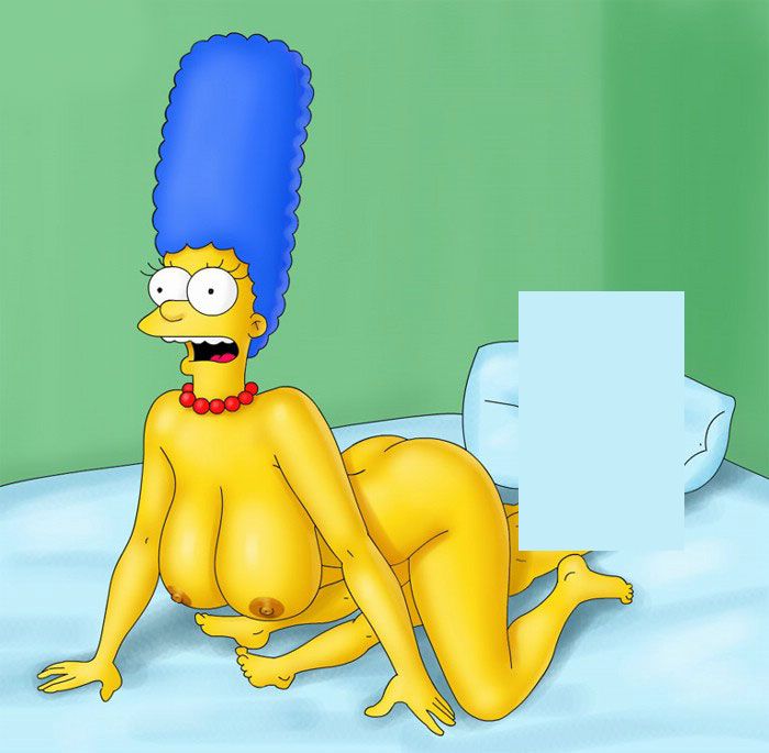 толстая голая Мардж Симпсон сидит на пенисе парня в позе обратной наездницы, эротика Мардж Симпсон 01