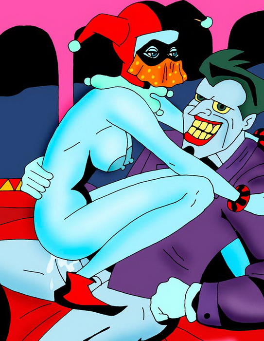 Харли Квин подпрыгивает на пенисе Джокера в позе секса скачущая наездница