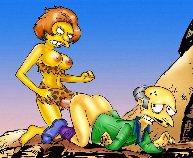 секс героев мультсериала Симпсоны, когда женщина вставляет свой огромный член в анус мужчине