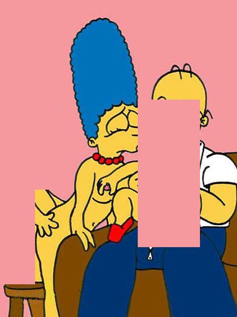 Симпсоны эротика, Барт Симпсон вставляет маме в попку пока она целуется с Гомером насадившим Лизу на свой член  