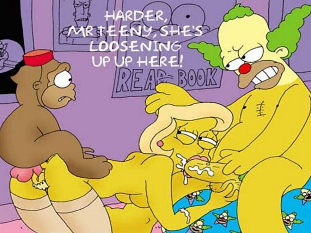 Симпсоны эротика, клоун и мартышка, персонажи мультика Симпсоны, трахают героиню сериала в рот и попу  