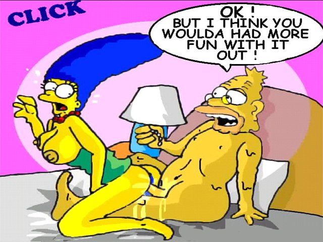 Симпсоны эротика, папаша Гомера Симпсона трахает Мардж включая свет чтобы ей было веселее  