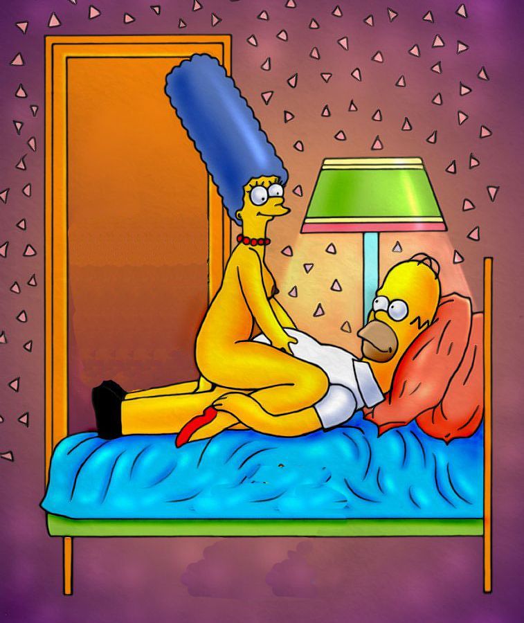 Симпсоны эротика, дети Симпсонов любят подсматривать за сексом своих родителей, особенно за тем, как у Мардж трясутся сиськи во время исполнения позы секса наездница