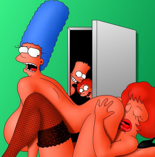Симпсоны эротика, детишки подсмтривают за лесбийским сексом своих голых мамаш в мультсериале Симпсоны