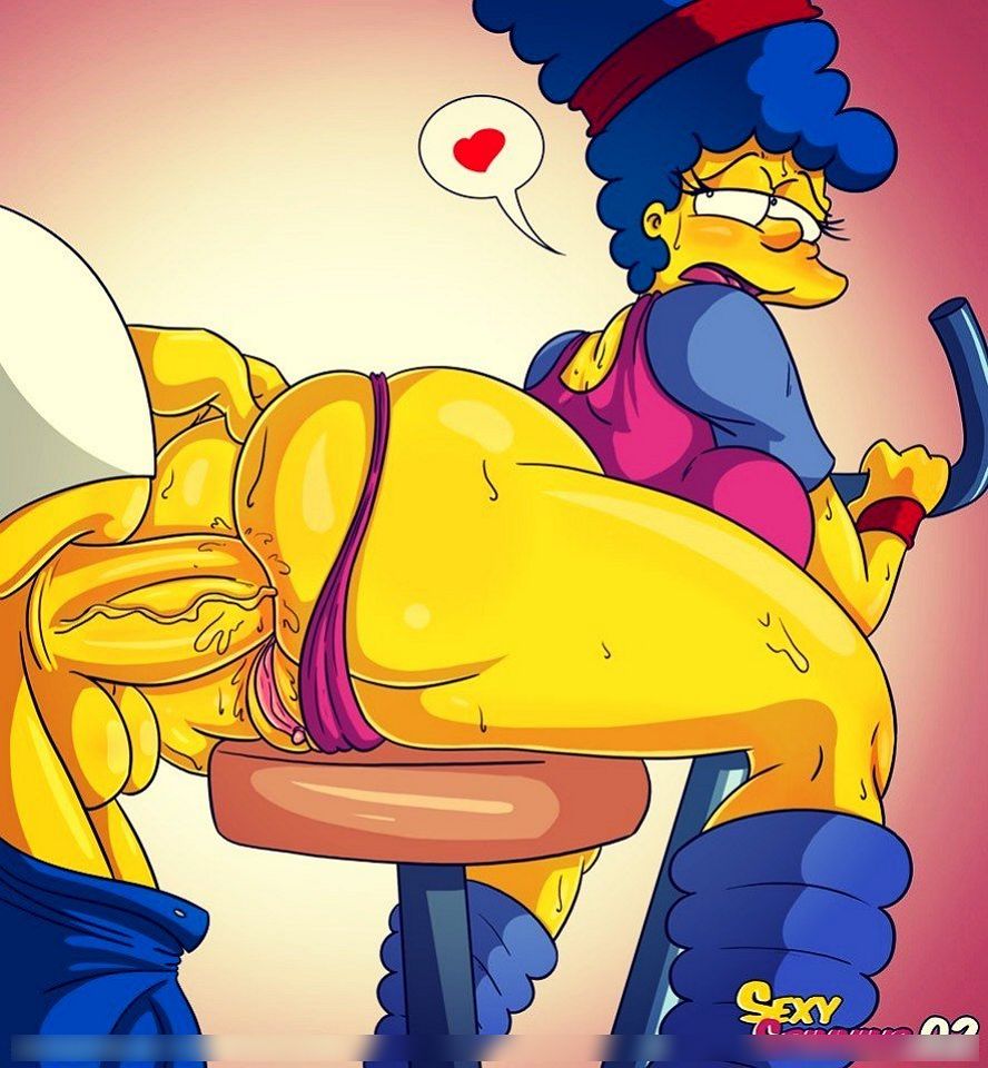 Гомер вставил член в анус Мардж сидящей на велотренажере