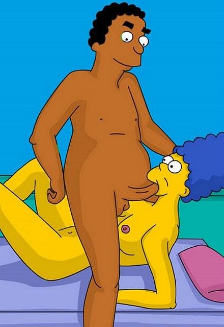 толстый негр, врач из мультфильма Симпсоны, трахает в рот голую Мардж лежащую на больничной койке