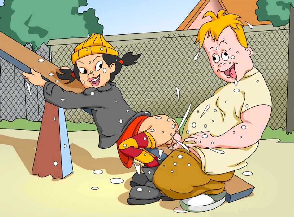 толстый парень из мультфильма Recess кончает в анус своей приятельнице на детской площадке