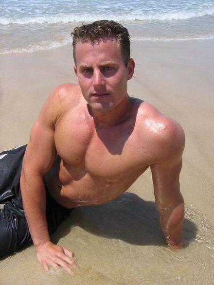 голый торс на пляже