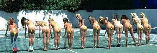 теннис. дюжина голых теннисисток с мячиками в попах, сюжет порно прикола, эротический прикол