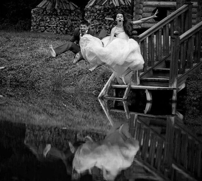 свадебное купание в пруду. прикольное порно фото