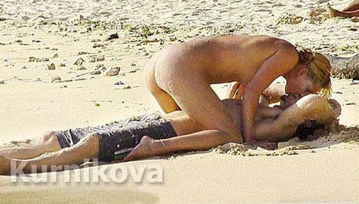 фото  секс Анны Курниковой в позе наездницы на пляже