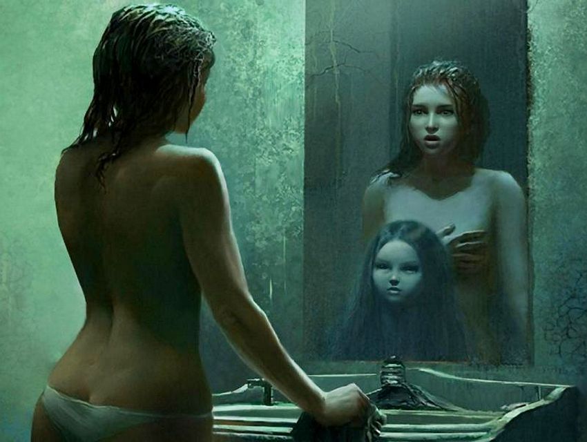 привидение в зеркале ванной
