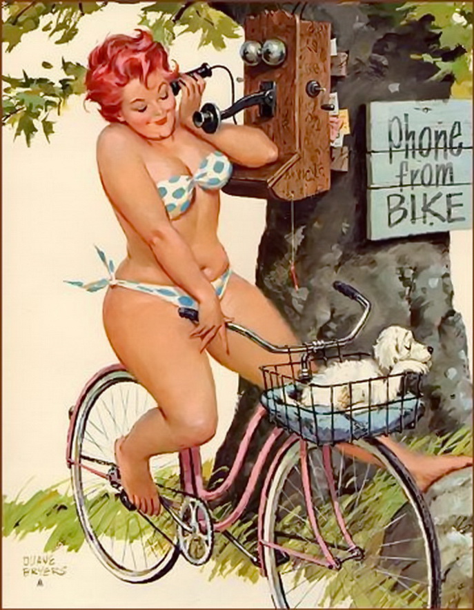 очаровательная Хильда разговаривает по телефону сидя на велосипеде
