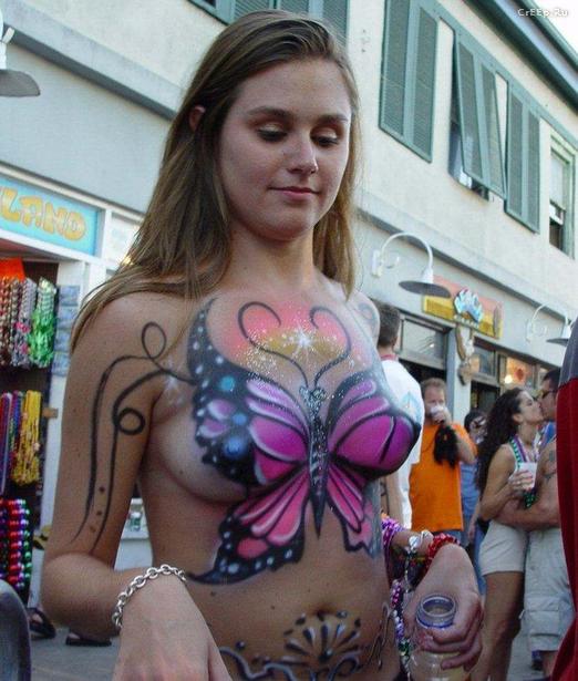 Бабочка на грудях, body art