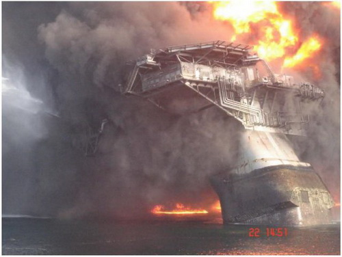 пожар на буровой BP, фото для антирекламы, BP, бизнес картинка