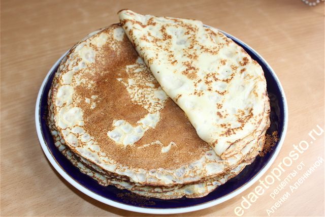 Заварные блины на молоке с дырочками получаются тонкими и нежными