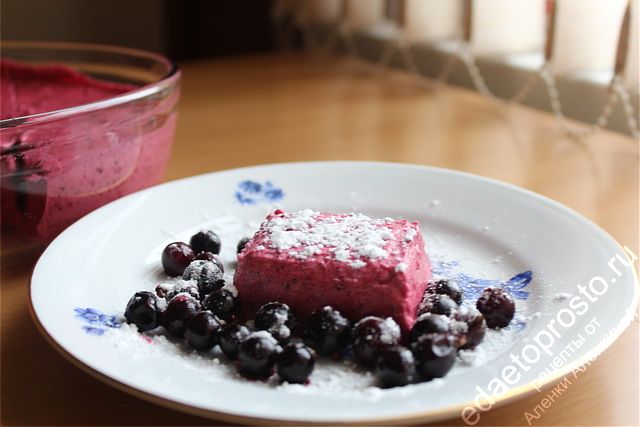 Если ваш зефир вдруг не застыл - у вас получился вкусный и полезный ягодный мусс