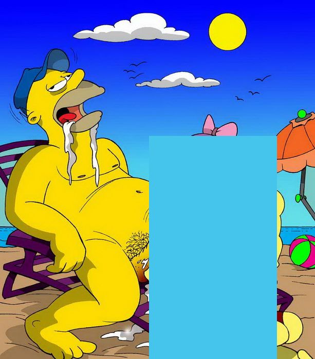 подруги Лизы делают минет Гомеру Симпсону на пляже 