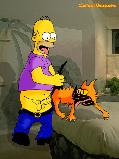 муж Мардж Симпсон трахает домашнюю кошку 