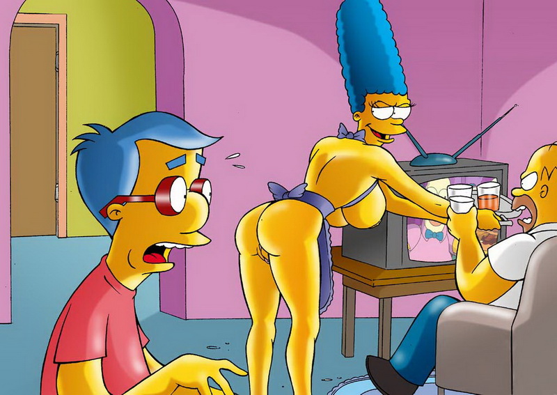 Милхаус в доме Симпсонов открыл рот видя как голая Мардж приносит пиво Гомеру 