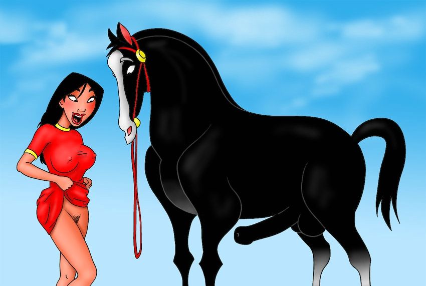 Мулан показывает волосатую вульву боевому коню с поднятым пенисом 