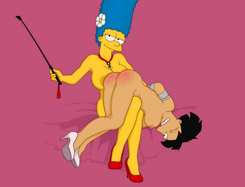 Мардж Симпсон наказывает плеткой героиню другого мультсериала - Эми Вонг из Футурамы