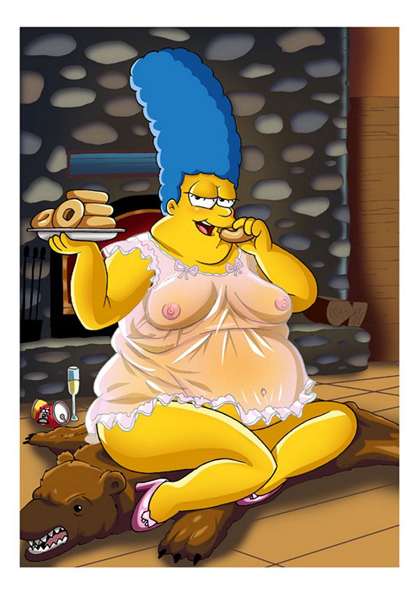 очень жирная Мардж Симпсон сидит в коротком прозрачном пеньюаре на шкуре медведя и поедает пончики