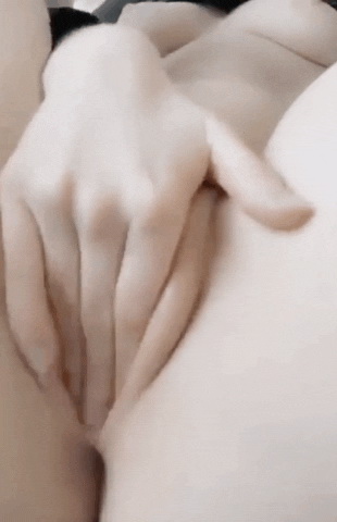 самостимуляция вульвы пальцами козочкой, женская мастурбация гиф 11