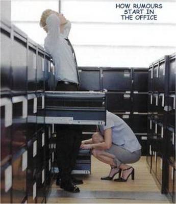 в офисе. выдвижные шкафы - великое дело для быстрого офисного минета, сюжет порно прикола, эротический прикол