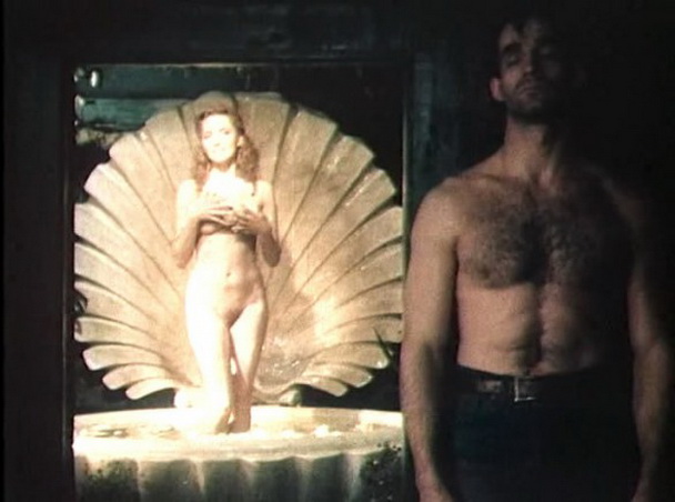 фото голая Ольга Дроздова стоит в ванне, кадр из кино