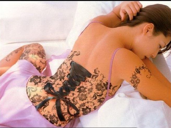 ажурное белье по всему телу, женская татуировка фото