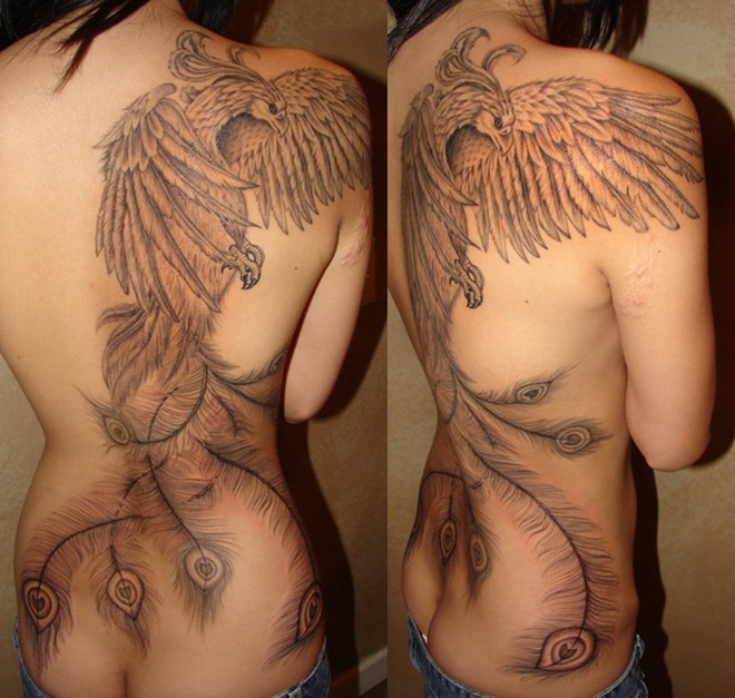 павлин на спине женщины, женская татуировка фото